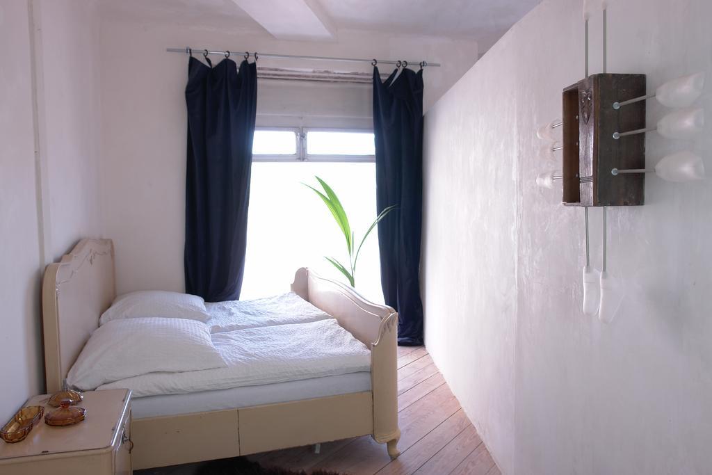 Ost-Apotheke Hostel Lipsk Zewnętrze zdjęcie